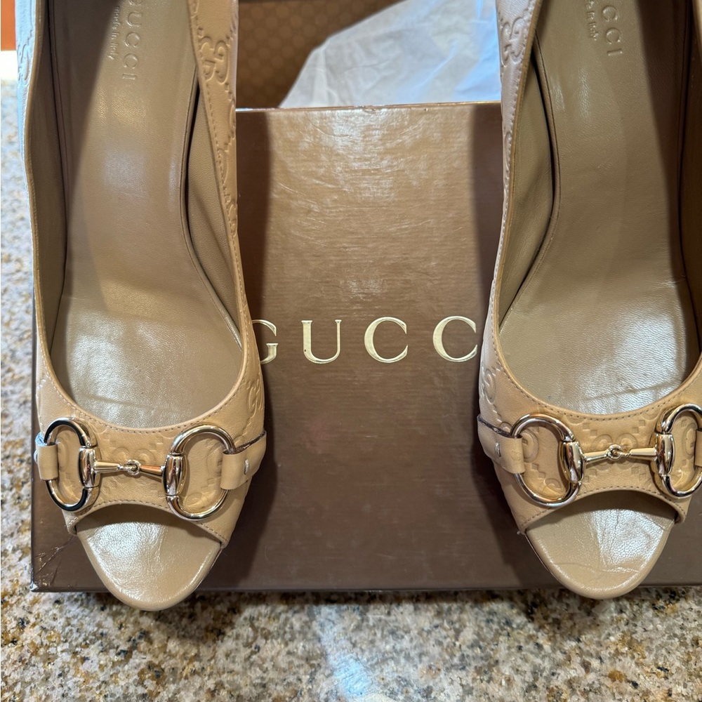 Authentic Gucci Leather Sandal/Pump
